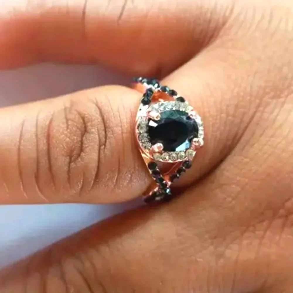 Retro black Zircon Temperament ring sz 8